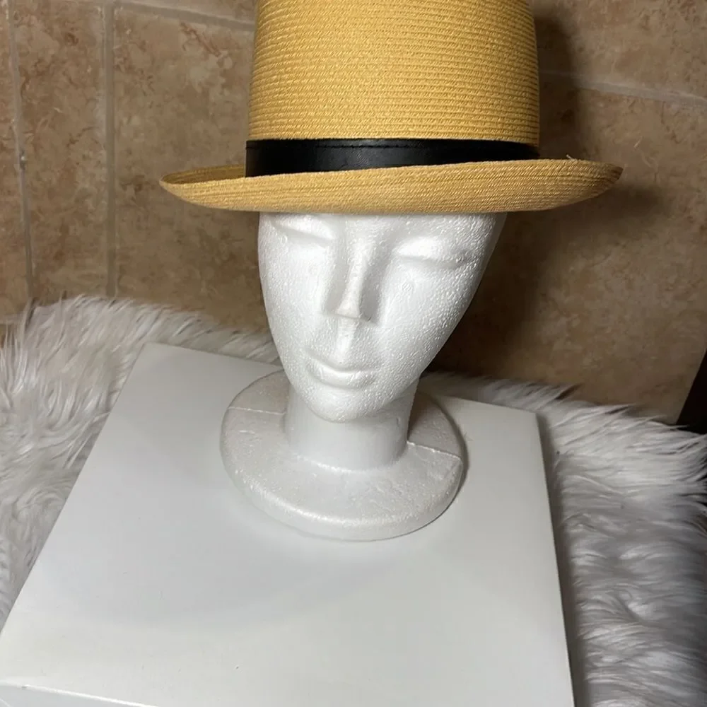 Tan/black straw dress/casual hat